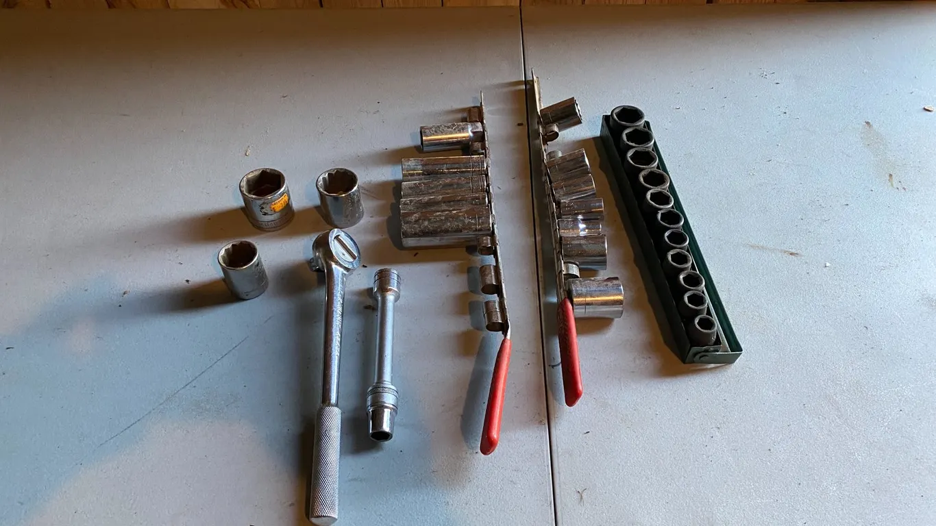 SOCKETS