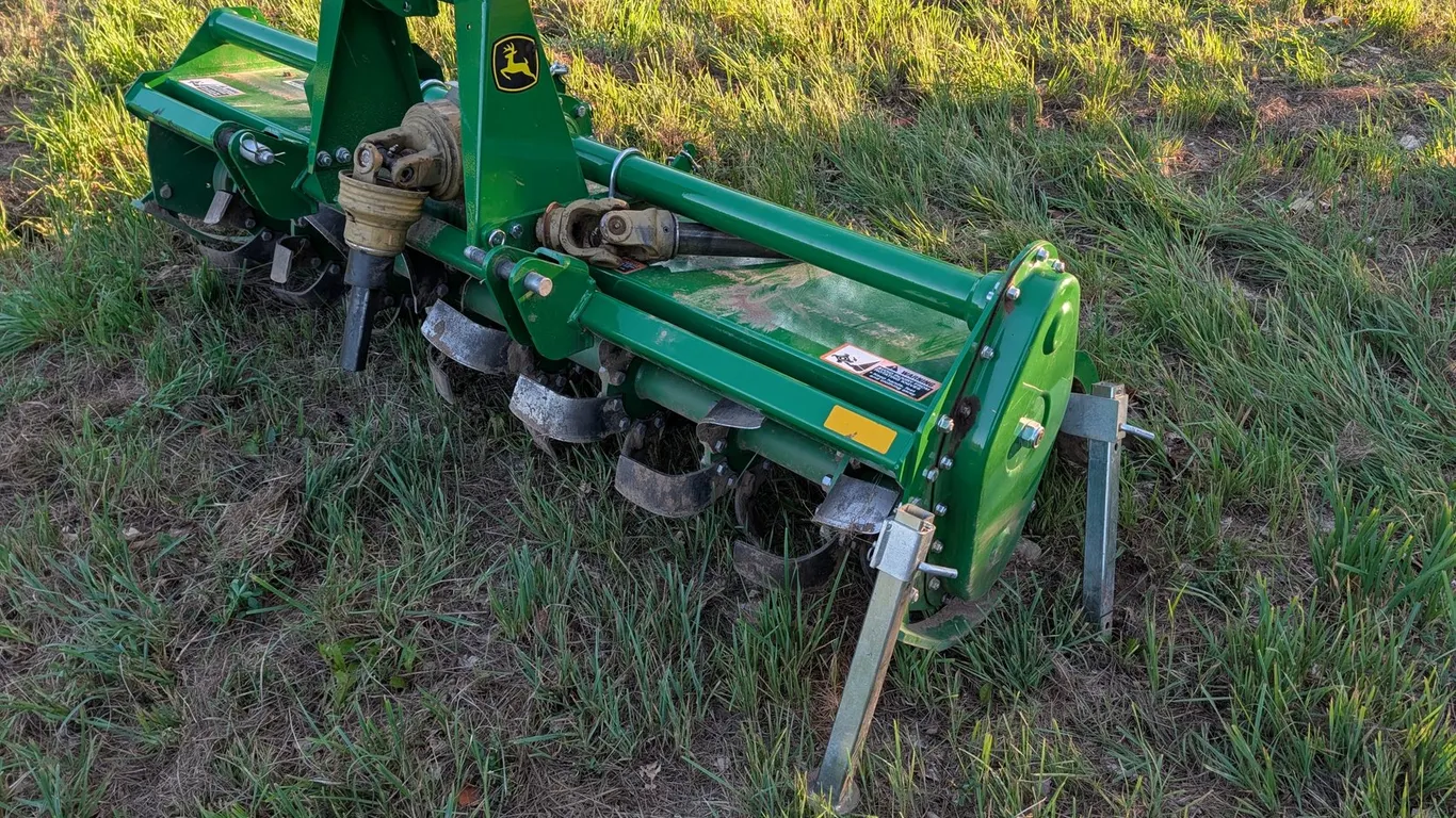 JOHN DEERE 681