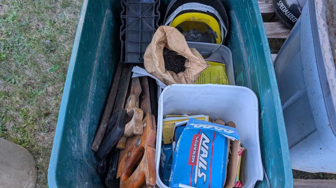 HARDWARE/TOOLS