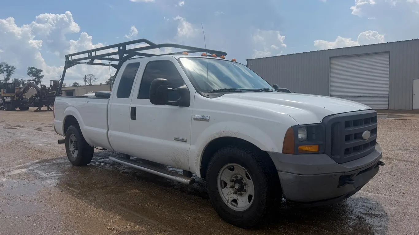 2005 FORD F-250 PICKUP TRUCK