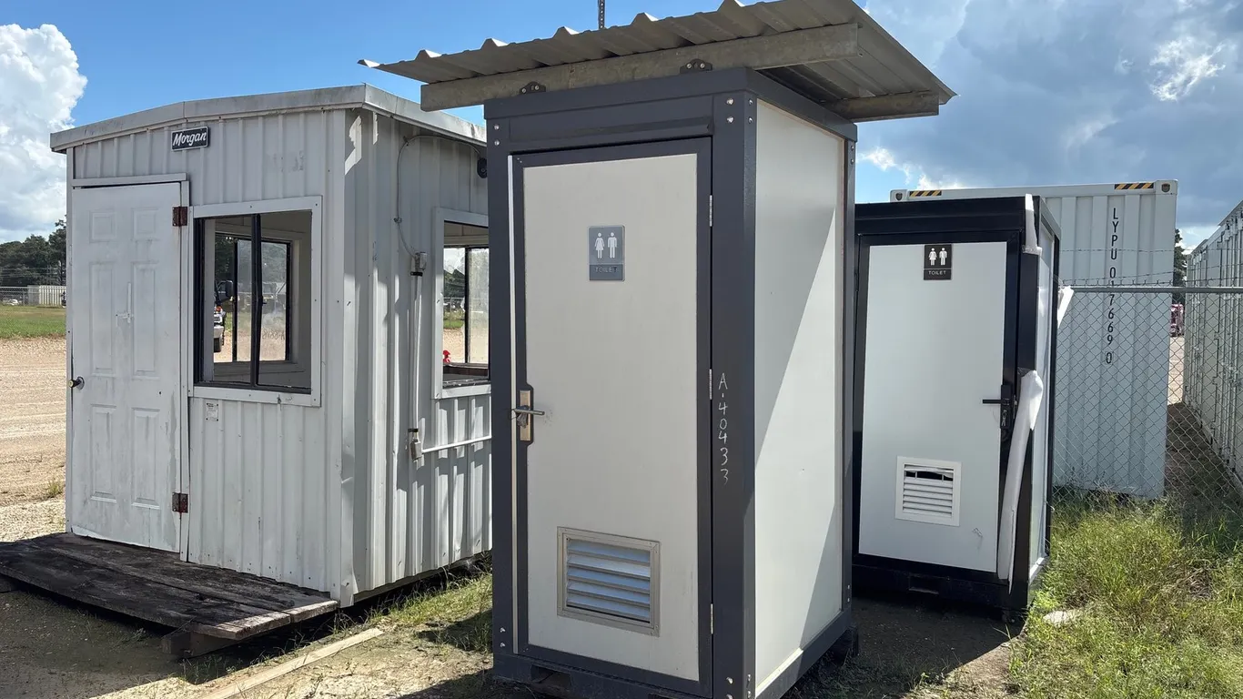PORTABLE TOILET