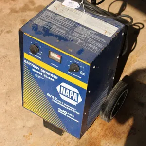 NAPA 6/12V High Rate Charger Booster Model 85–80