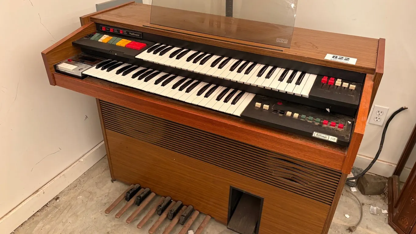 RITHMIX 110 ELECTRIC ORGAN