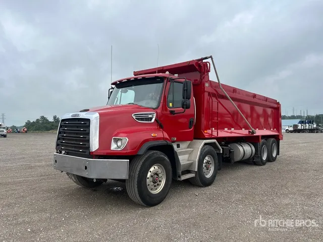 2013 Freightliner 114SD 8x4 Twin-Steer T/A Dump Truck