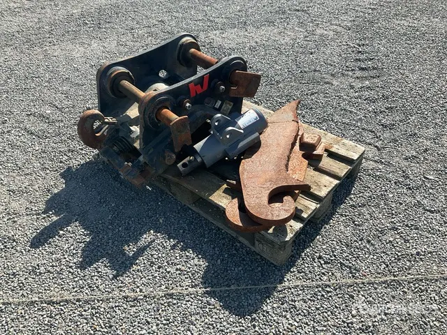 2011 Quick Coupler