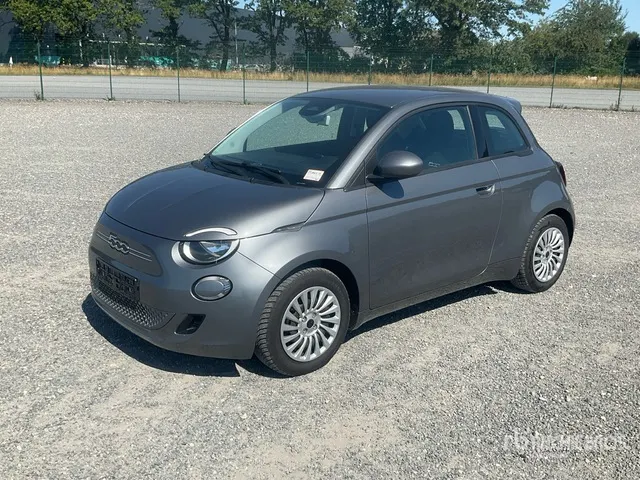 2022 Fiat 500e 23 KWh Action Electric Automobile