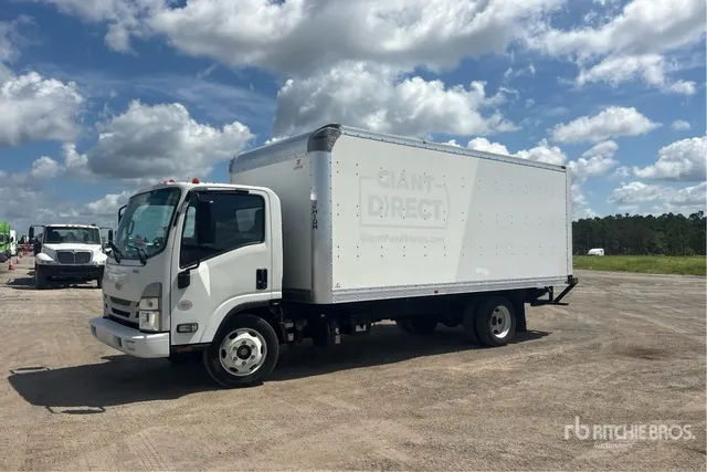 2023 Chevrolet 5500XD 4x2 Van Truck
