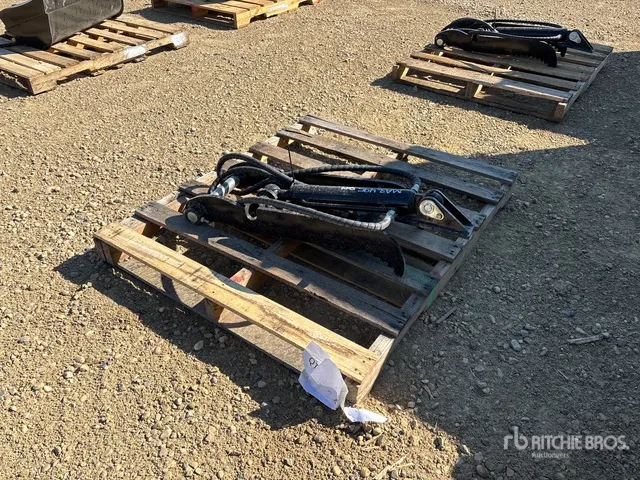 2026 GIYI GY-XJ3T 30 in Hydraulic Excavator Thumb (Unused)