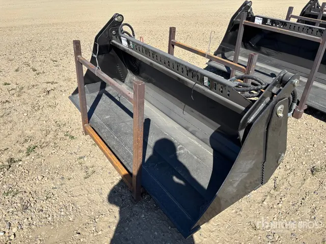 2026 GIYI GY-KH72 72 in Multi-Purpose Skid Steer Bucket (Unused)