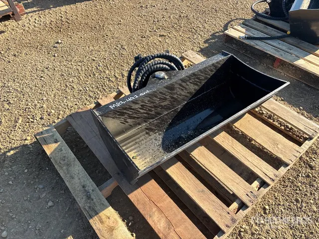 2026 GIYI GY-3TB Tilting Excavator Bucket - Fits Cat 3 - 5 ton (Unused)