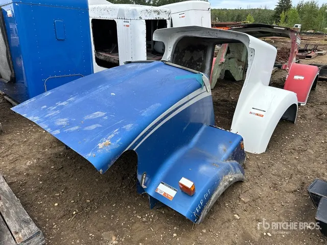 Quantity of (2) Kenworth Truck Hood