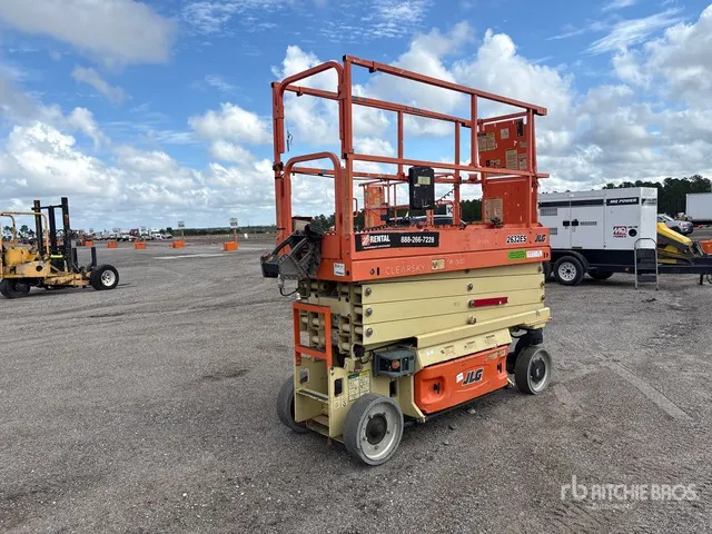 JLG 2632ES Electric Scissor Lift