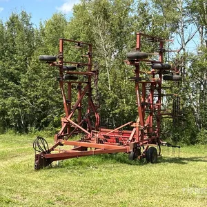International 5500 35 ft Cultivator