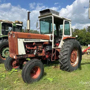 1967 International 806 2WD Tractor (Inoperable)