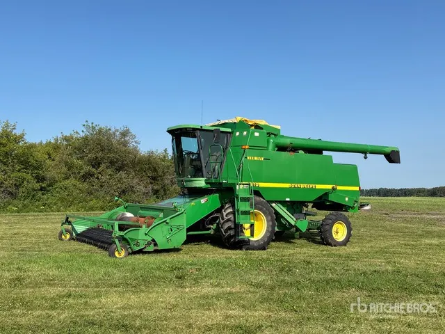 1998 John Deere 9610 Maximizer Combine Harvester