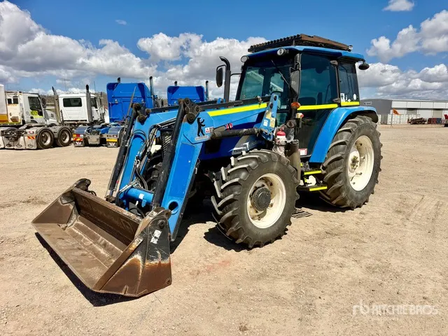 2013 New Holland T5060 4WD Tractor