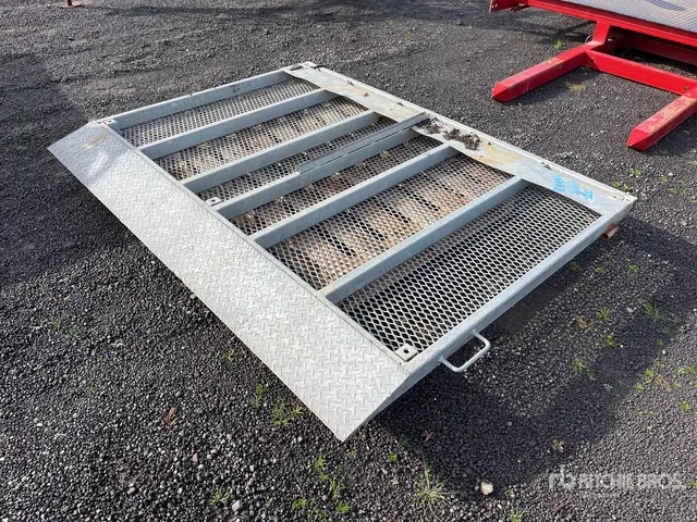 2 m x 1.5 m Trailer Ramp