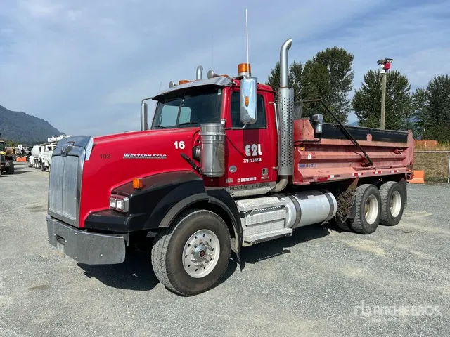 2014 Western Star 4900 6x4 T/A Dump Truck