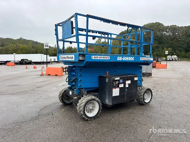 2016 Genie GS-4069DC Electric Scissor Lift