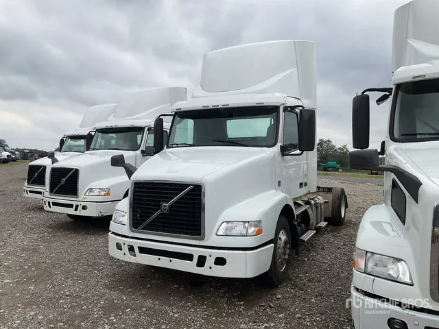 2016 Volvo VNM 6x4 T/A Day Cab Truck Tractor (Inoperable)