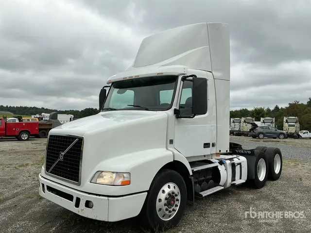 2016 Volvo VNM 6x4 T/A Day Cab Truck Tractor