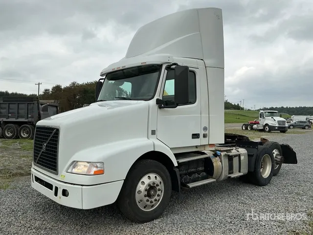 2016 Volvo VNM 6x4 T/A Day Cab Truck Tractor