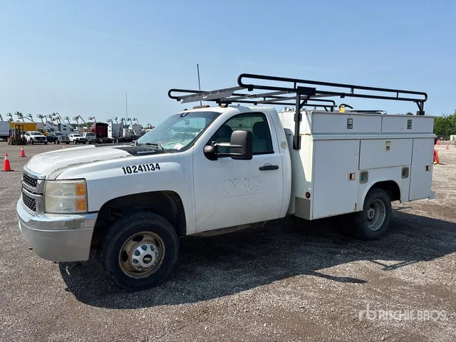 2011 Chevrolet Silverado 3500HD 4x4 Service Truck