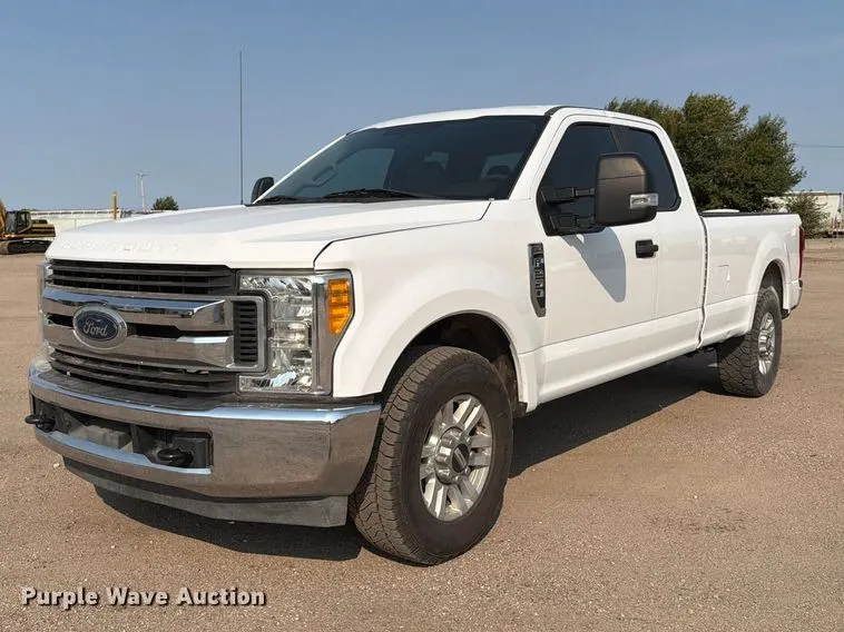 2017 Ford F250 Super Duty XLT Ext. Cab pickup truck