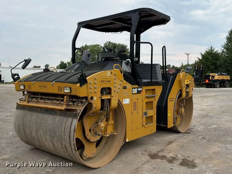 2016 Caterpillar CB64B double drum vibratory roller