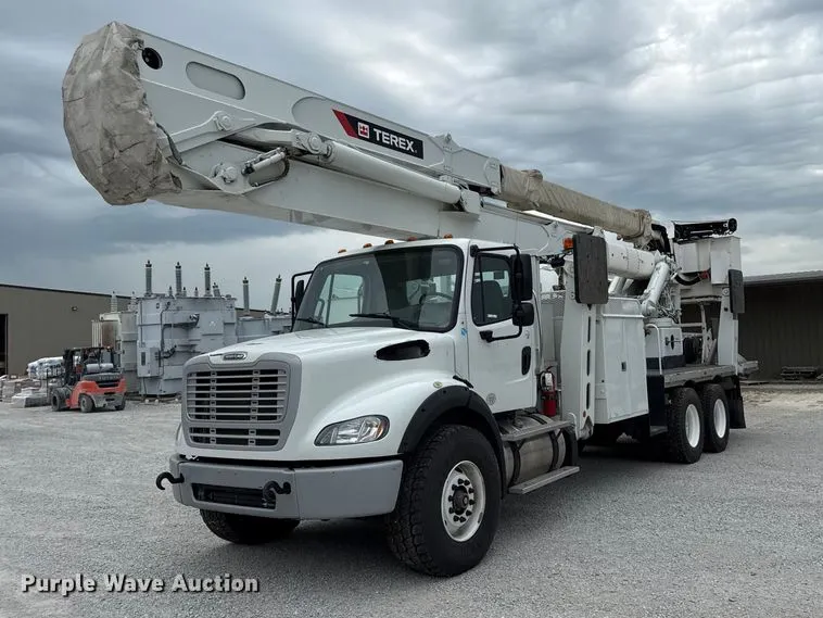 2014 Freightliner Business Class M2 bucket truck