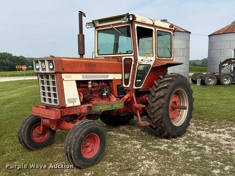 1974 International 966 tractor