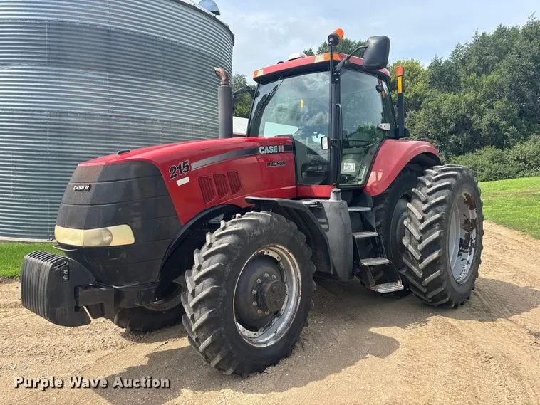 2009 Case IH Magnum 215 MFWD tractor