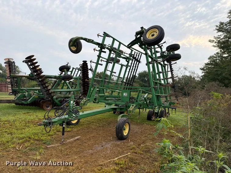 John Deere field cultivator