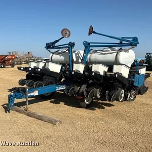 2004 Kinze 3200 planter