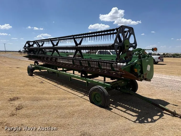 John Deere 930 rigid head