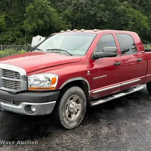 2006 Dodge Ram 2500 Crew Cab pickup truck