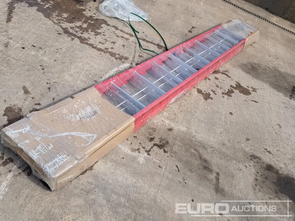 Unused 24 Tread Fibreglass Double Extension Ladder