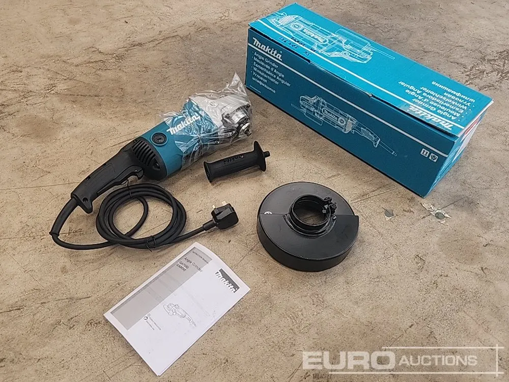 Unused Makita GA7090N