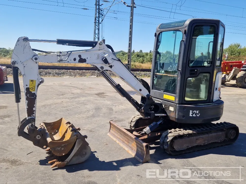 2015 Bobcat E25