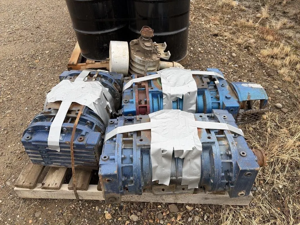 Pallet With Vac Truck Blowers
