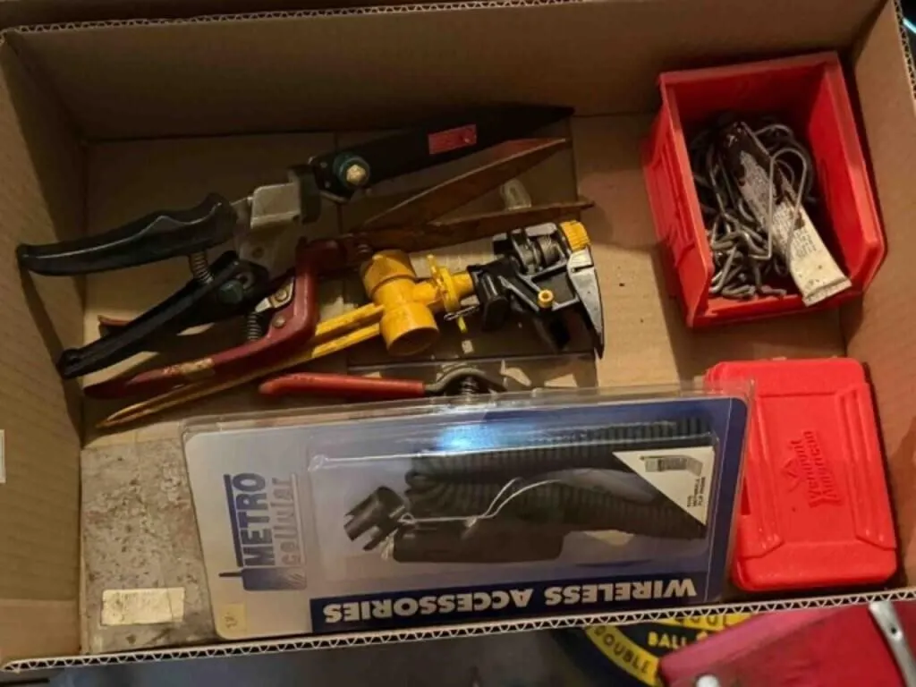 Knee pads, hand shears, etc