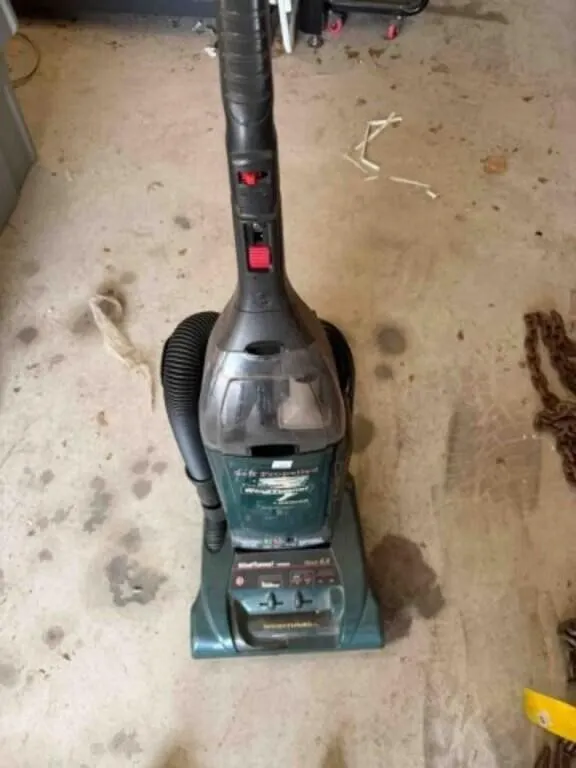Hoover upright vacuum cleaner, works