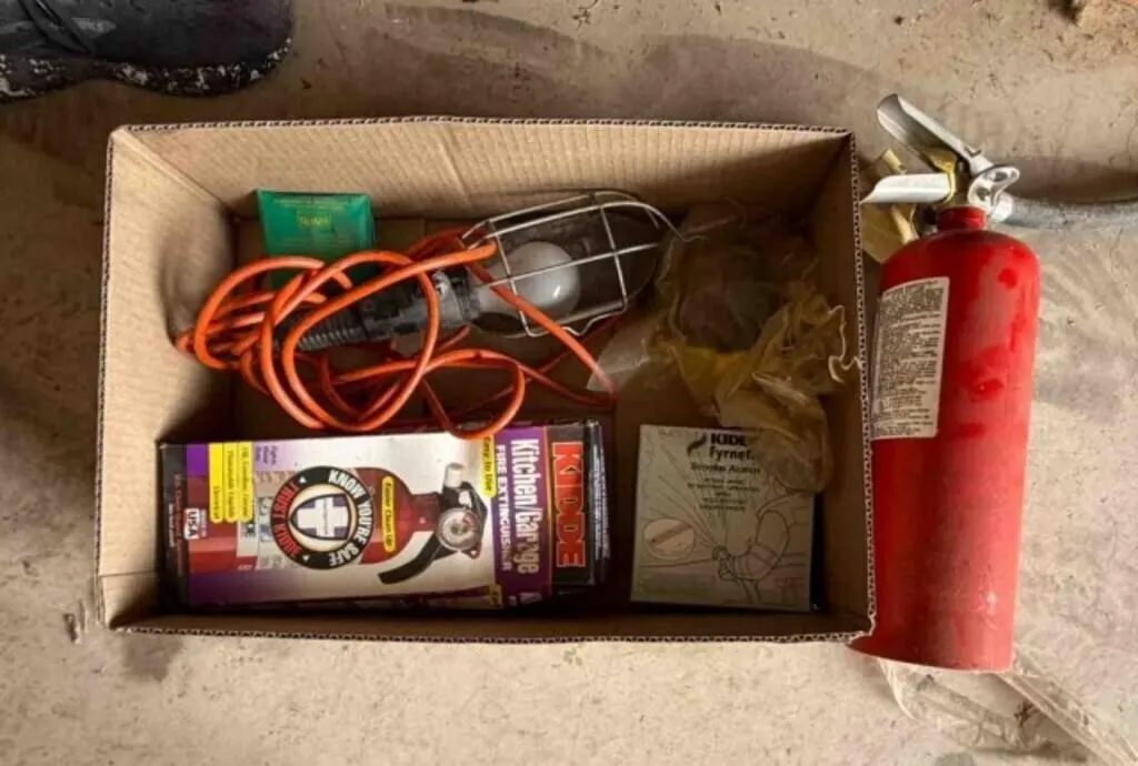 box of light, fire extinguisher, etc