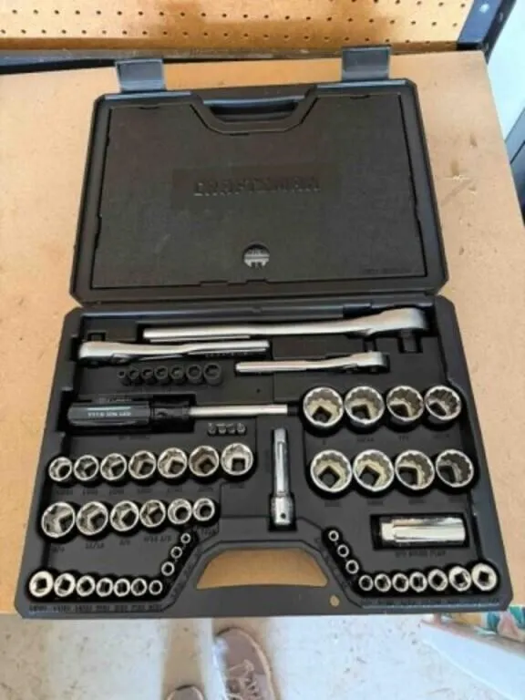 Craftsman 3/8, 1/4 & 1/2 in socket set, metric
