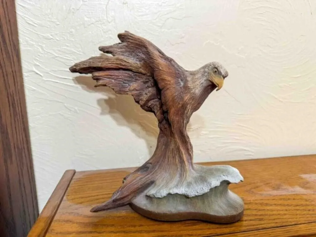 Box of Eagle & other figurines