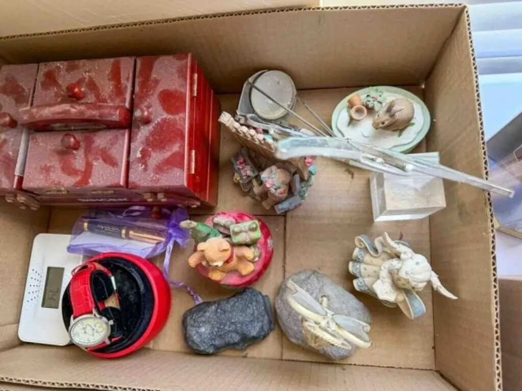 misc. figurines, singer sewing caddy