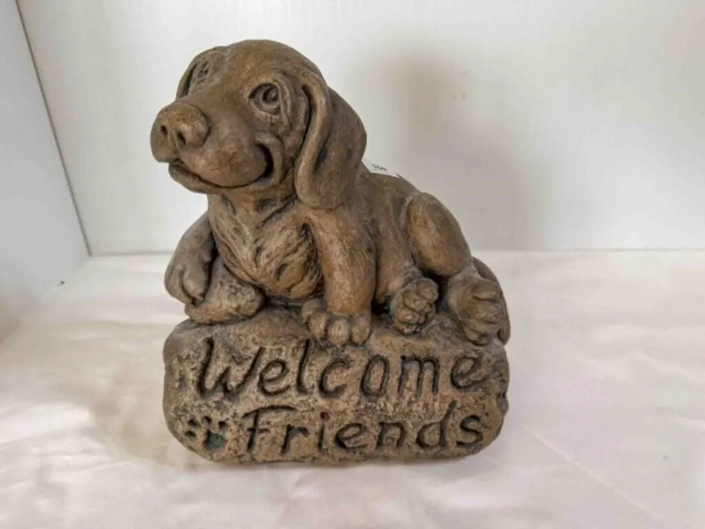 Dog Sculpture (heavy weight) rock