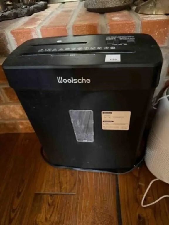 1-paper shredders and 1-fan all work,