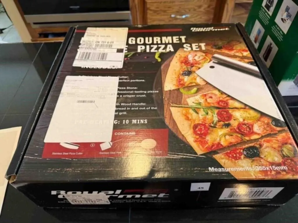 Royal Gourmet pizza set, new in box