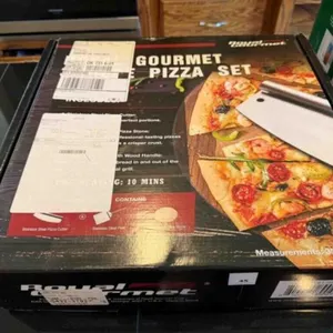 Royal Gourmet pizza set, new in box